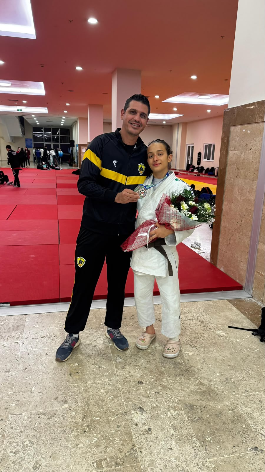 Sensei Diogo Rocha orientando atletas